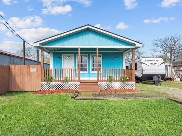 620 6th St, San Leon, TX 77539