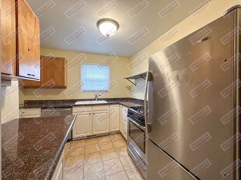 402 S Warren Ave — Photo 6