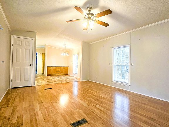 3rd image of 29 Parkwood Drive