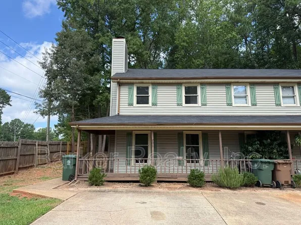 101 Greengate Ct, Cary, NC 27511