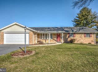 154 Scenic View Dr, Ephrata, PA