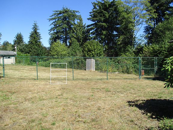 Front yard to side lot