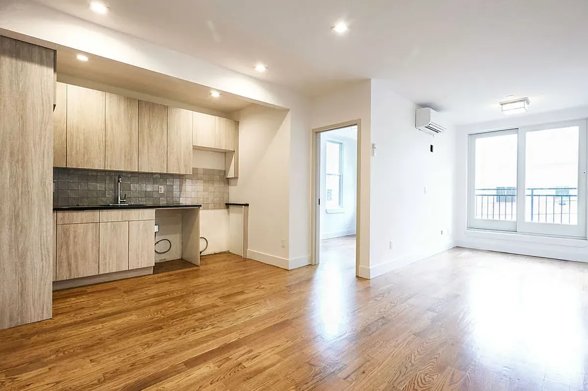 Building Photo - 1068 Putnam Ave #2B