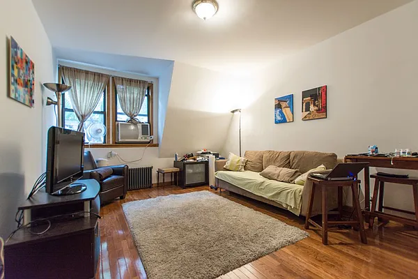 Rented by Bryan L Rozencwaig, LREB | media 5