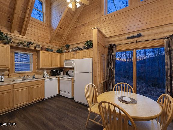 3rd image of 3221 Smoky Ridge Way