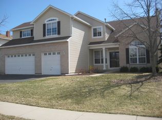 2231 Fieldcrest Dr, Mundelein, IL