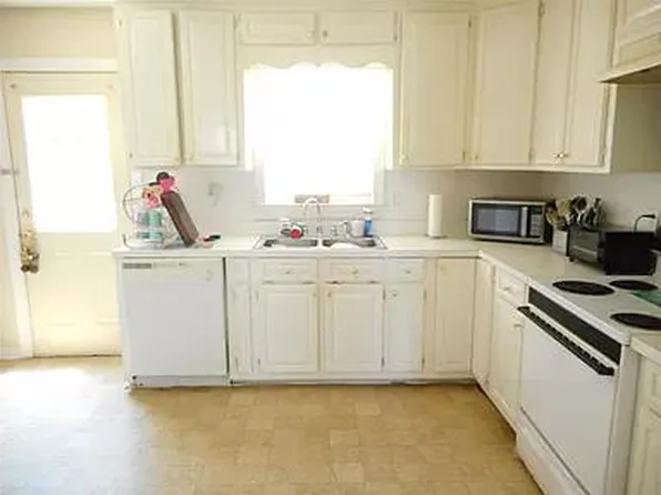 3690 E High Way, Kenly, NC 27542