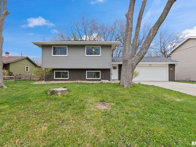 735 Evergreen Dr, Chatham, IL, 62629