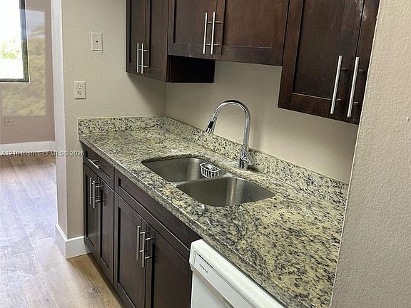 4th image of 8335 SW 152nd Ave #Bph4