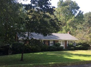 1101 6th Ave, Farmville, VA 23901