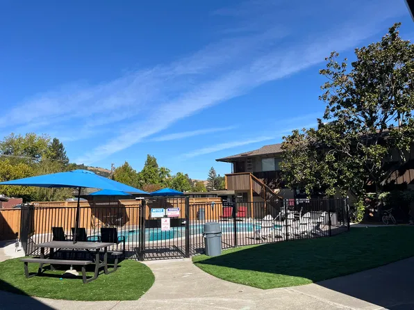 858 Rosedale Ave, Lafayette, CA 94549