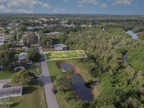 4th image of 980 Cadillac Dr NE