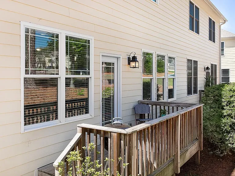 113 Bella Dr — Photo 38