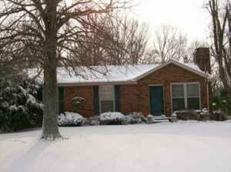 1st image of 409 Silver Dr