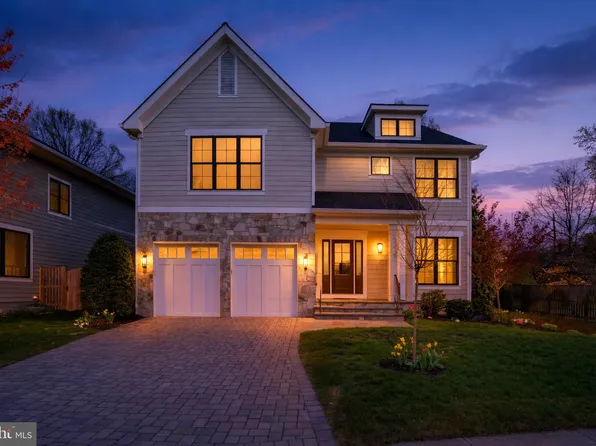 2421 N Buchanan St, Arlington, VA 22207