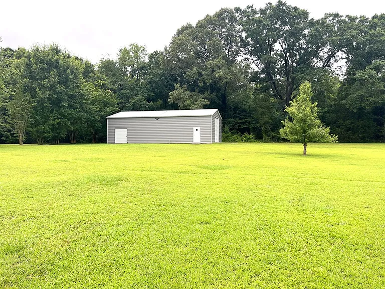 178 Woodard Rd — Photo 45