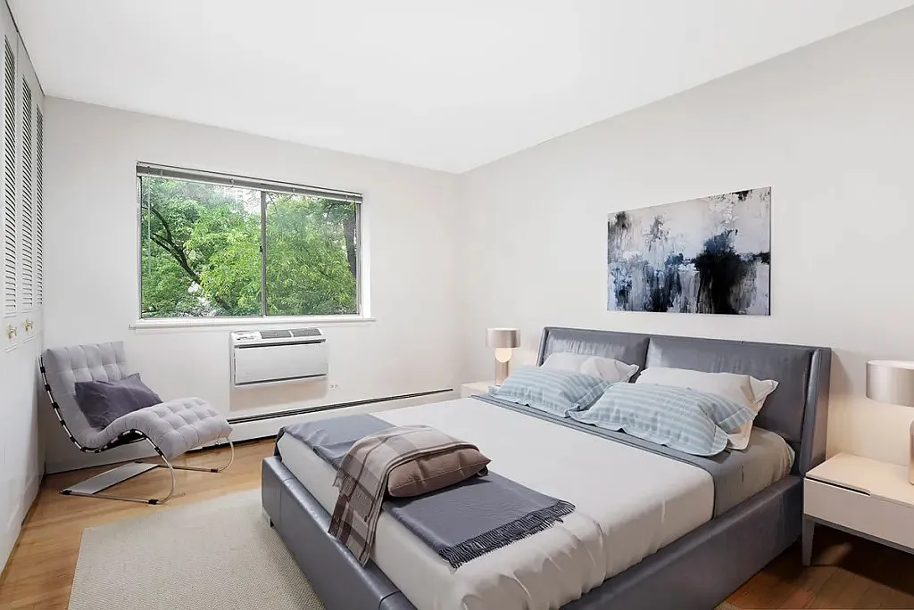 441 W. Barry — Photo 1