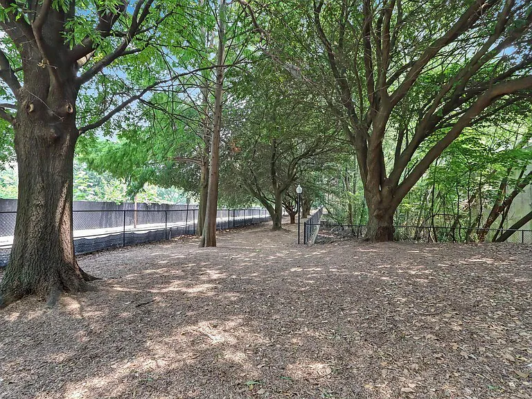 1074 Peachtree Walk NE #B222 — Photo 24
