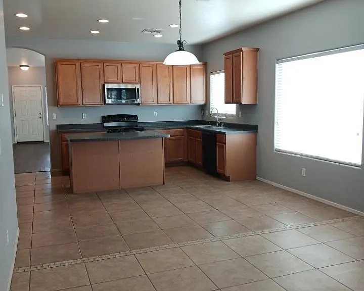 44628 W Sandstone Dr — Photo 3