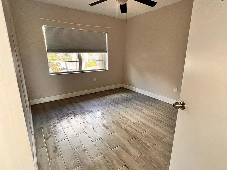 9050 NW 28th St #122 — Photo 16