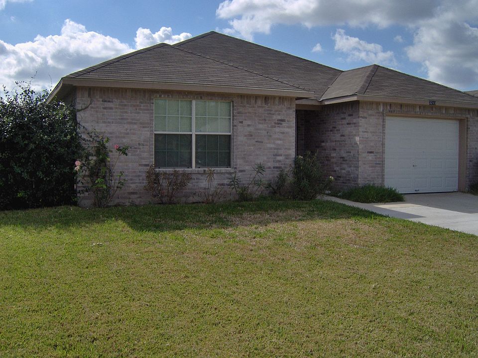 1st image of 3213 Lazy Palm Dr N