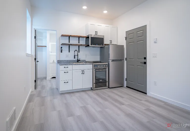 130 N F St — Photo 14
