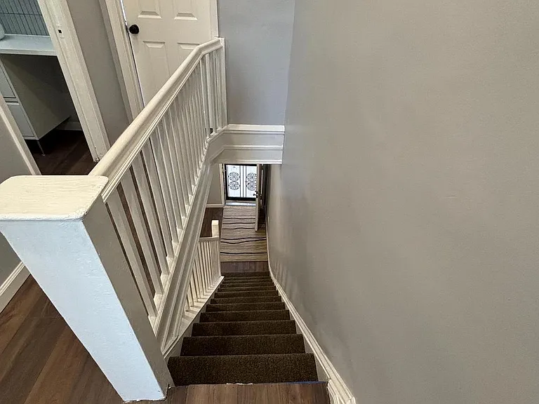 516 E Mayland St — Photo 5