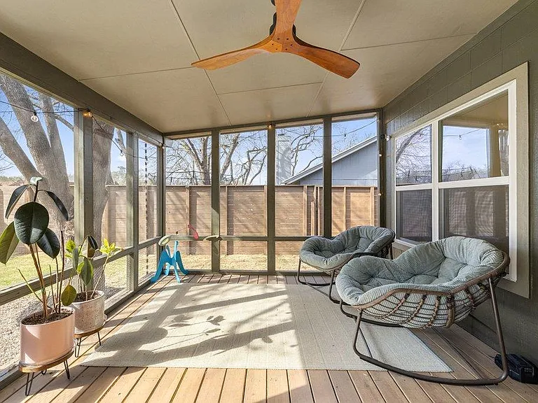 8202 Cache Dr — Photo 24
