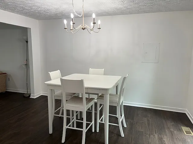 124 Boston Dr — Photo 6