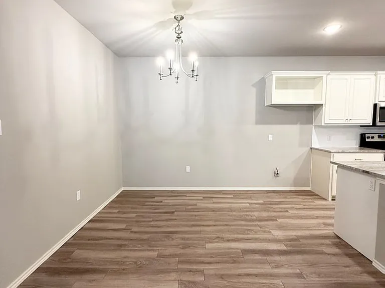 1217 Preston Trl — Photo 9