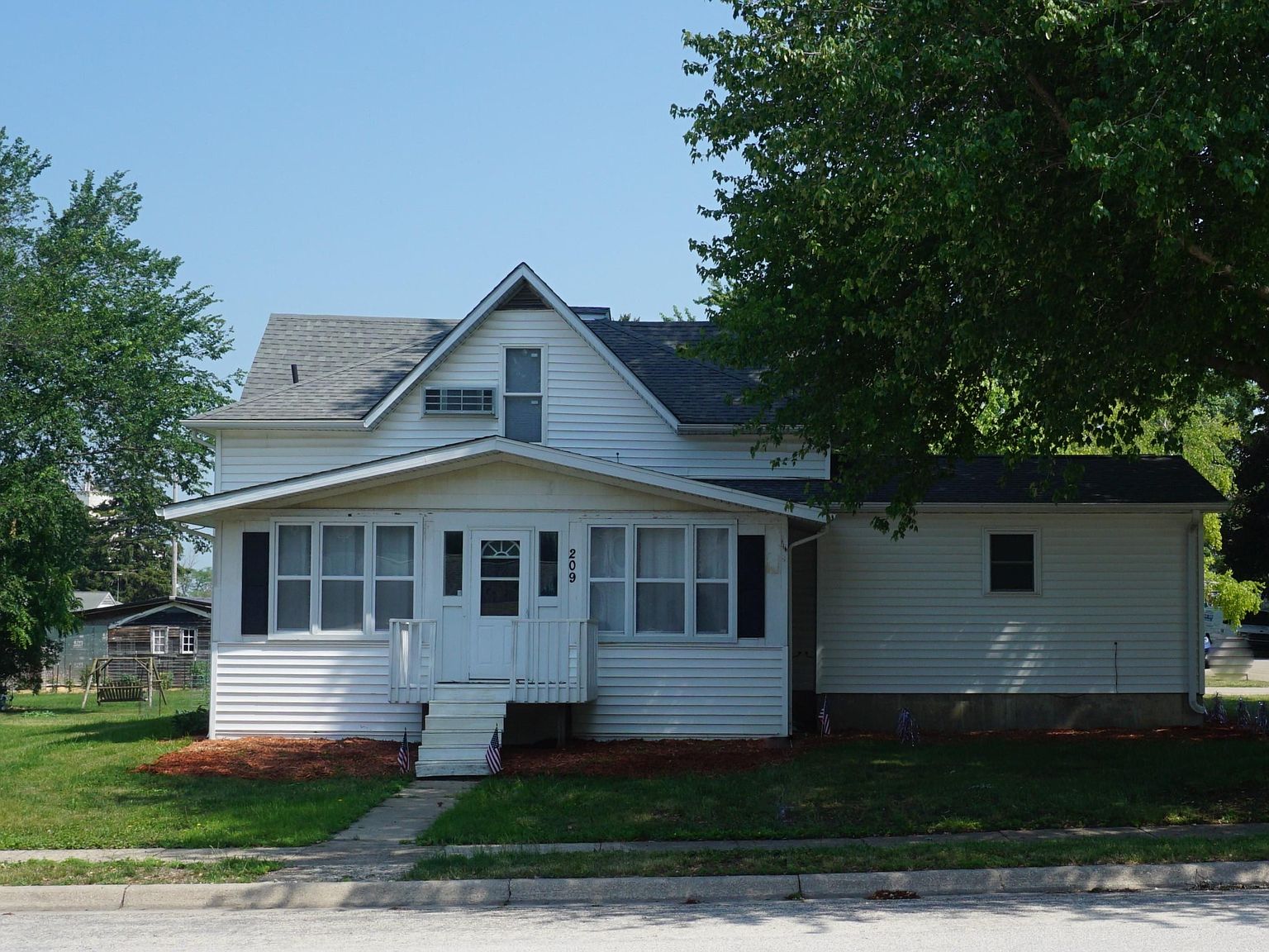 209 3rd St, Wellsburg, IA 50680 MLS 20232526 Zillow