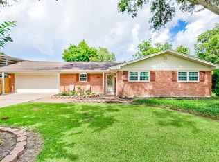 4546 Roosevelt Ave, Groves, TX 77619