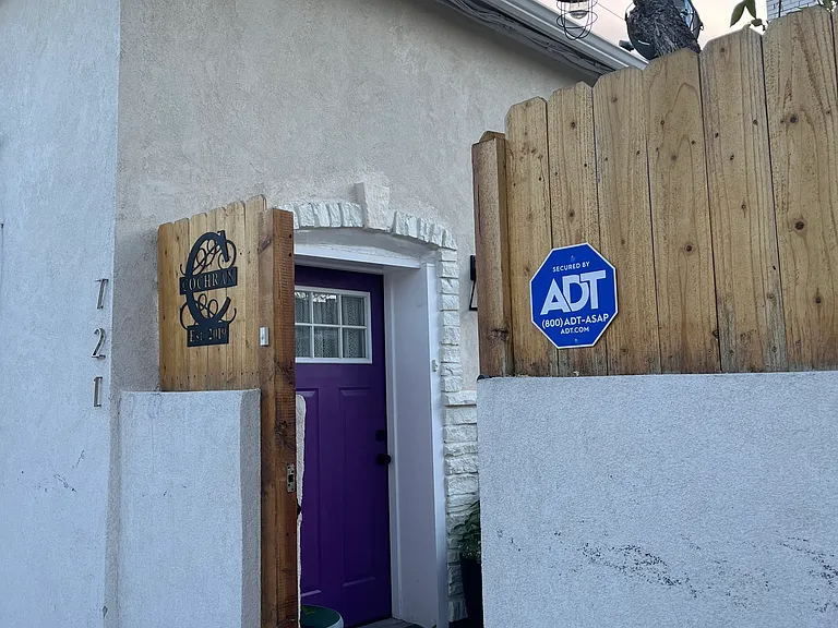 721 W 3rd Ave — Photo 2