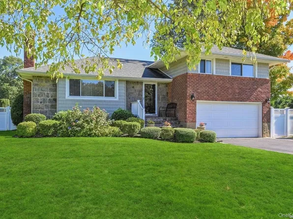 41 Eaton Rd, Syosset, NY 11791