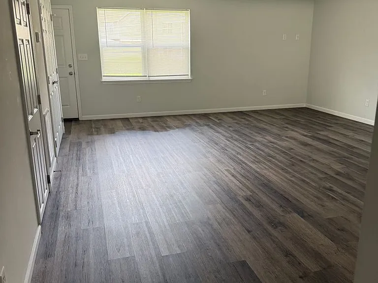 138 Delano Dr — Photo 16