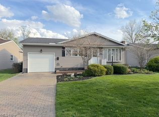 263 Forbes St NE, New Philadelphia, OH 44663