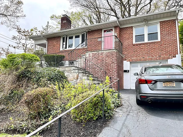 Mountain Rd — Photo 1