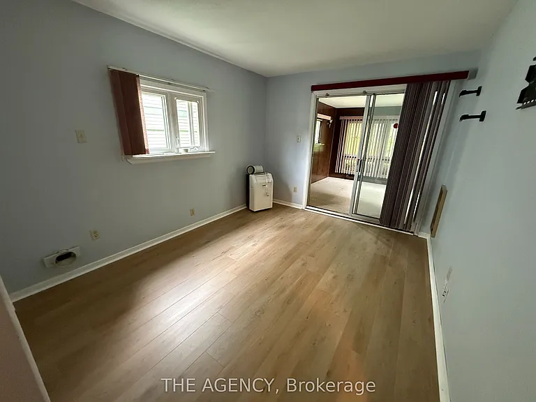 323 Waratah Ave — Photo 20