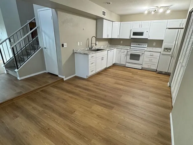 1915 S 39th St #62 — Photo 2