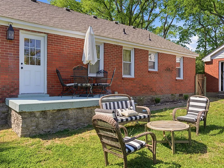 926 Idlewild Dr — Photo 26