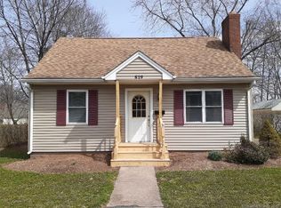 819 Center St, Manchester, CT 06040
