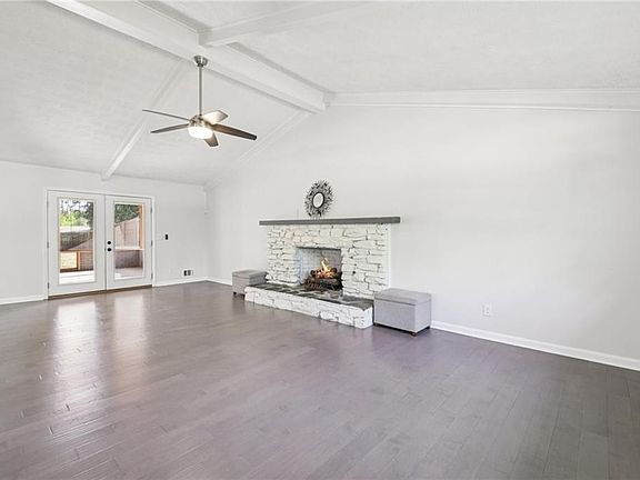 5th image of 2160 Groover Rd