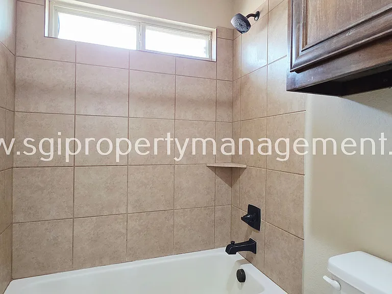 12381 Summertree Dr — Photo 33