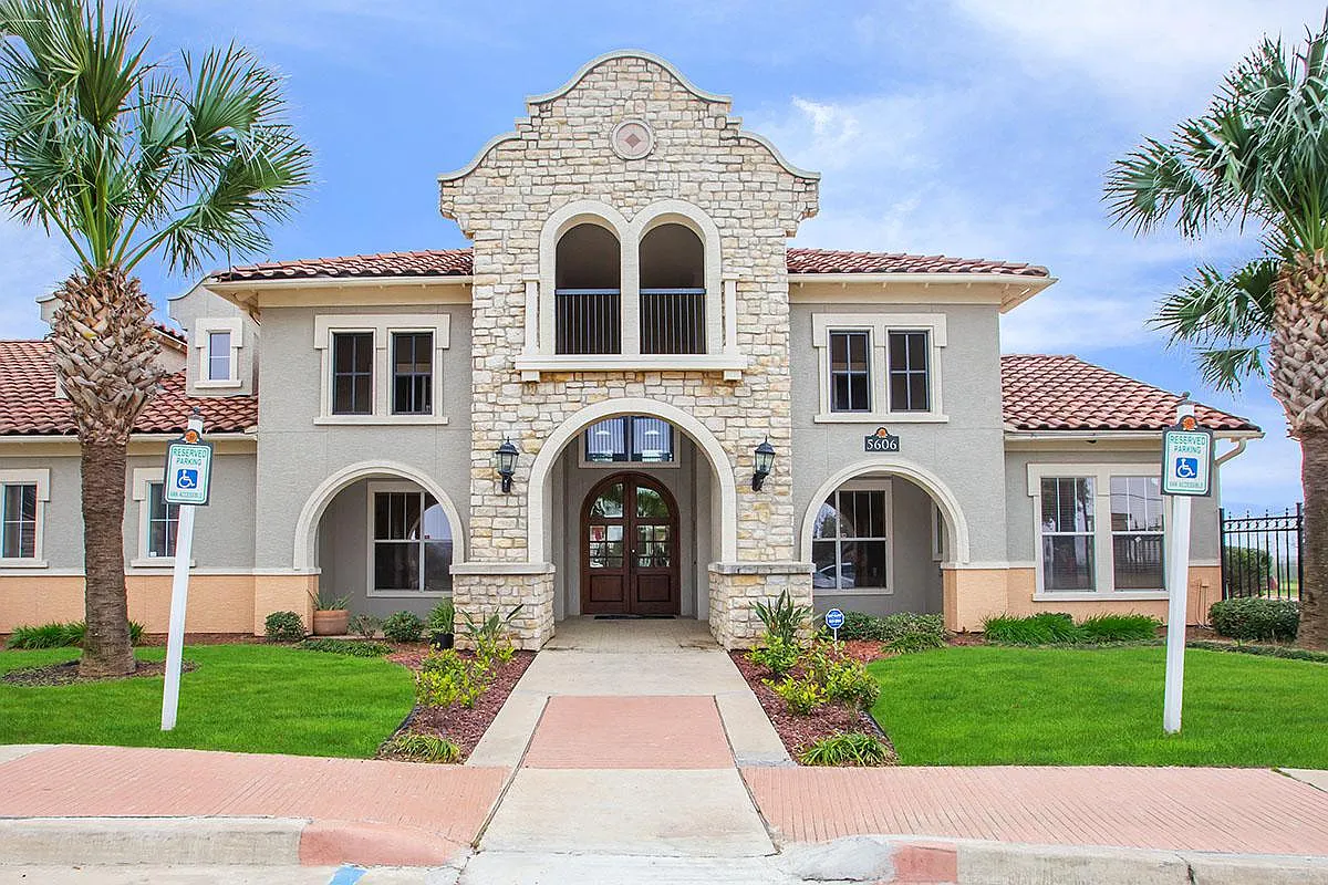 Rosemont at Laredo Vista — Photo 4