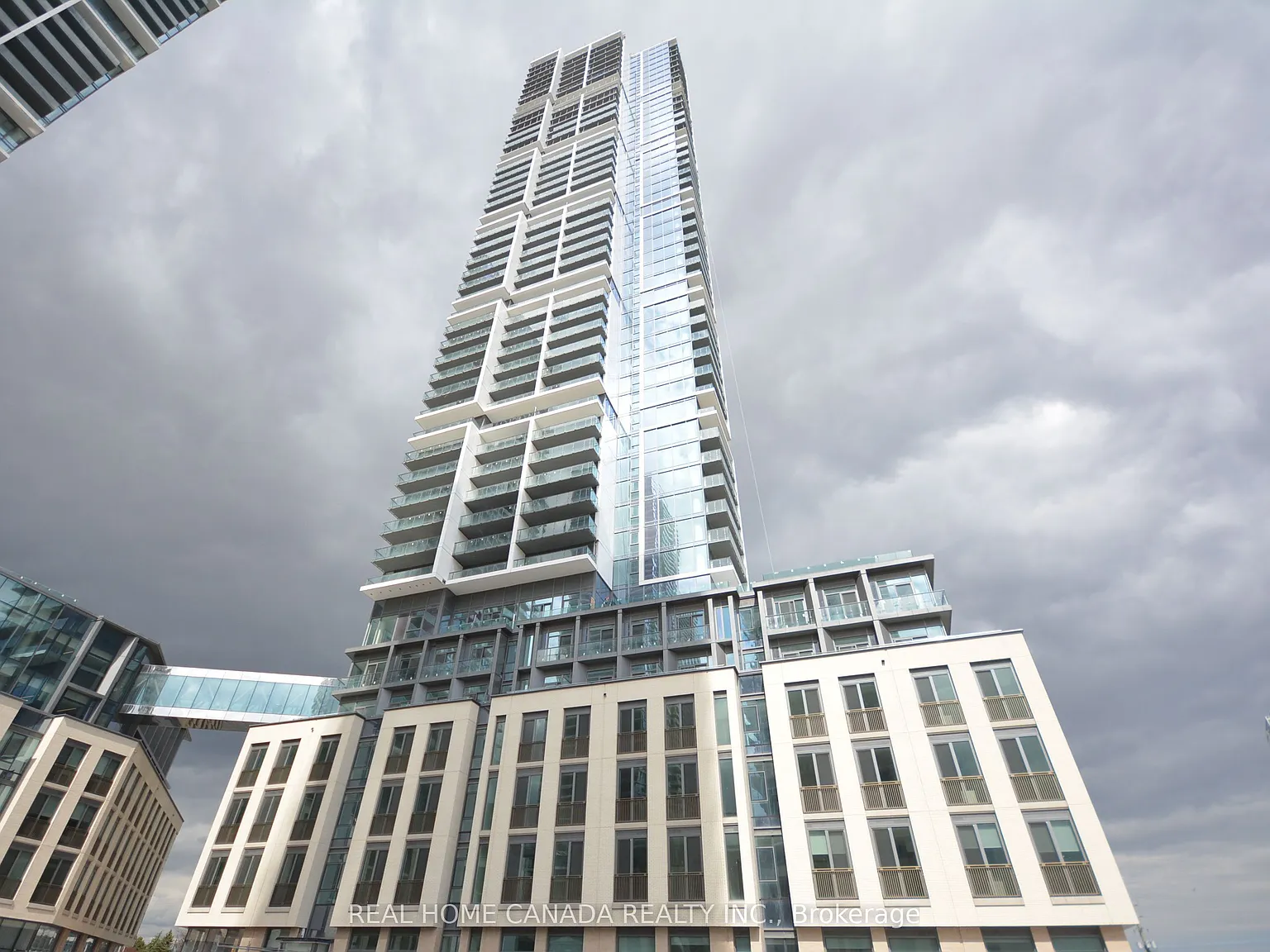 Tc5 Condos — Photo 1