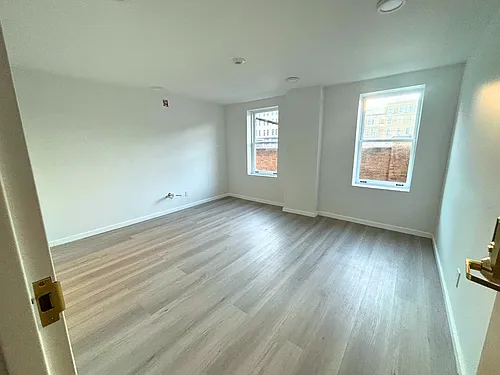 219 E Hanover St #202 Photo 1