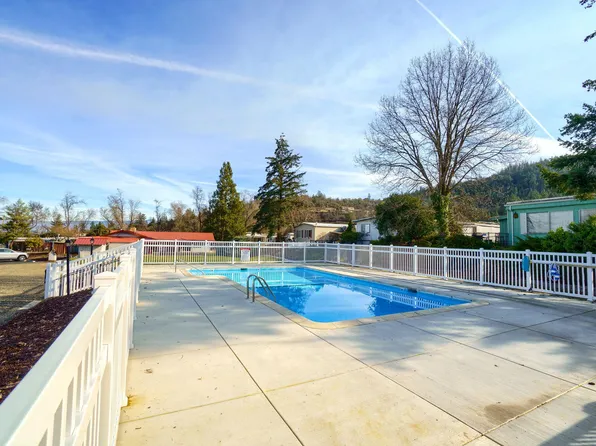 3955 S Stage Rd APT 21, Medford, OR 97501