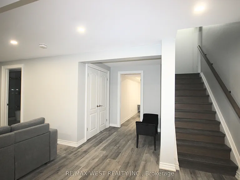 150 Valley Vista Dr #BASEMENT — Photo 2