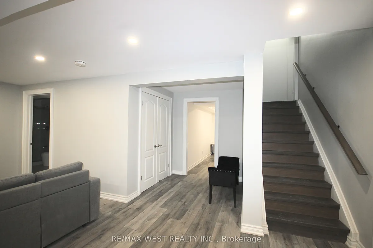 Building Photo - 150 Valley Vista Dr #BASEMENT