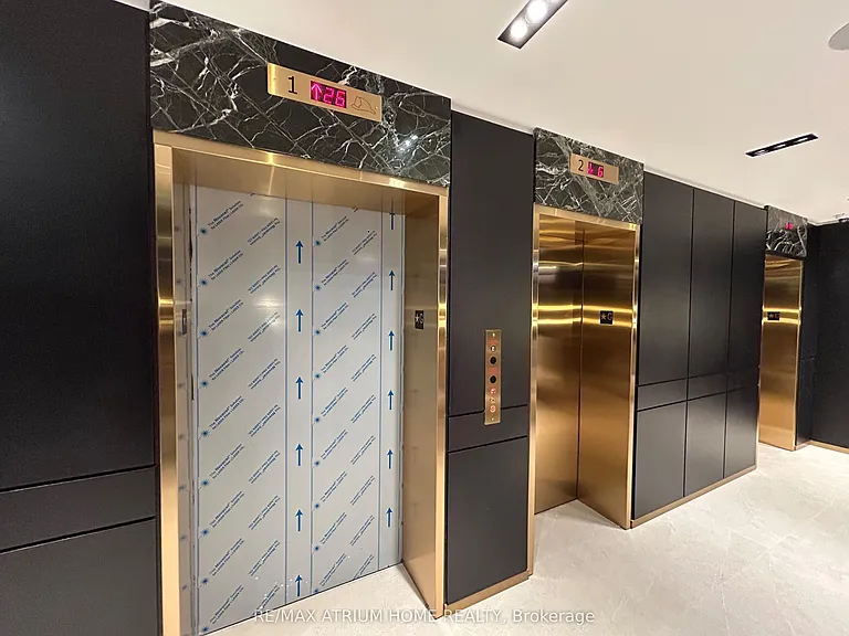 771 Yonge St #505 — Photo 2